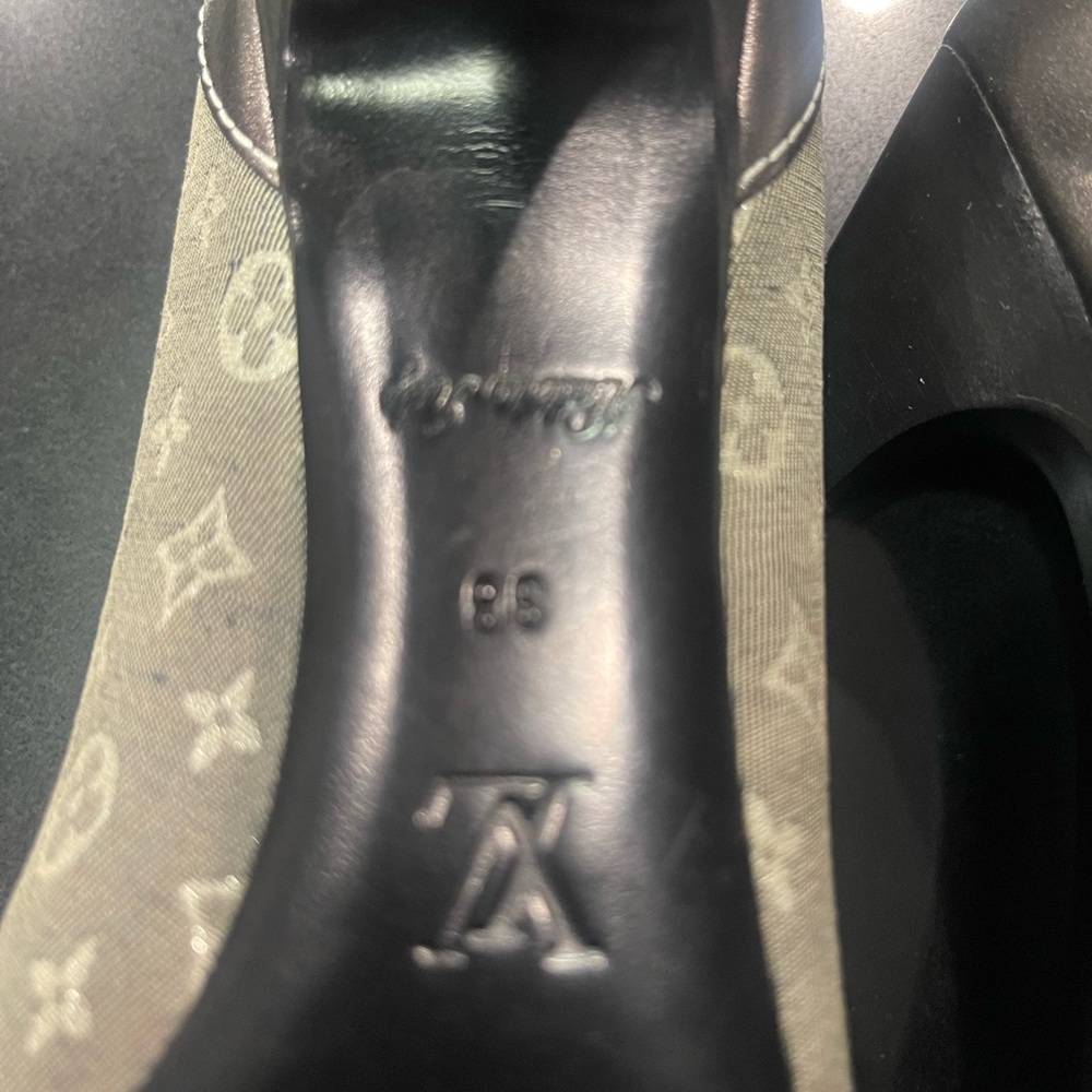 Louis Vuitton’s Canvas Pumps - Picture 4 of 9